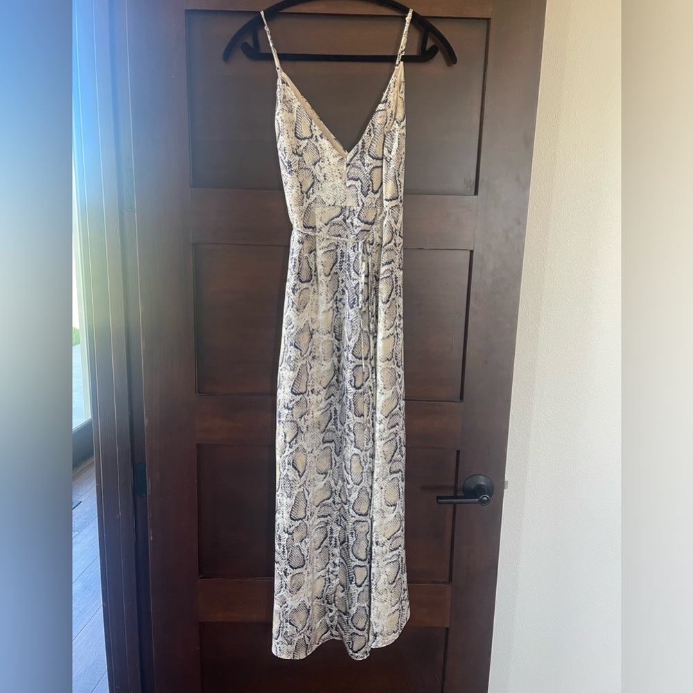 E.ssue summer dress. Size SMALL